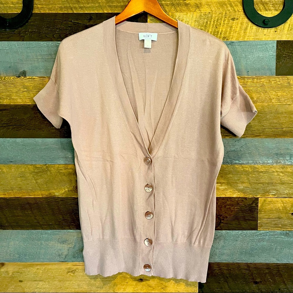 Loft - Mauve colored v-neck sweater, lightweight, shortsleeved.